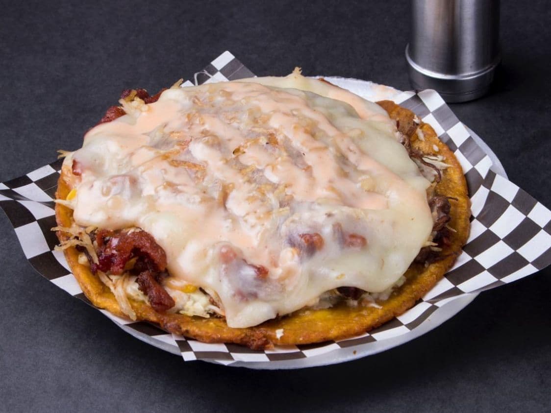 Patacón sencillo de pollo