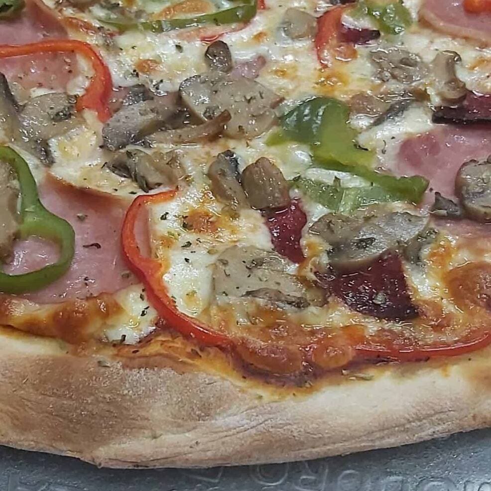 Pizza personal mas gaseosa