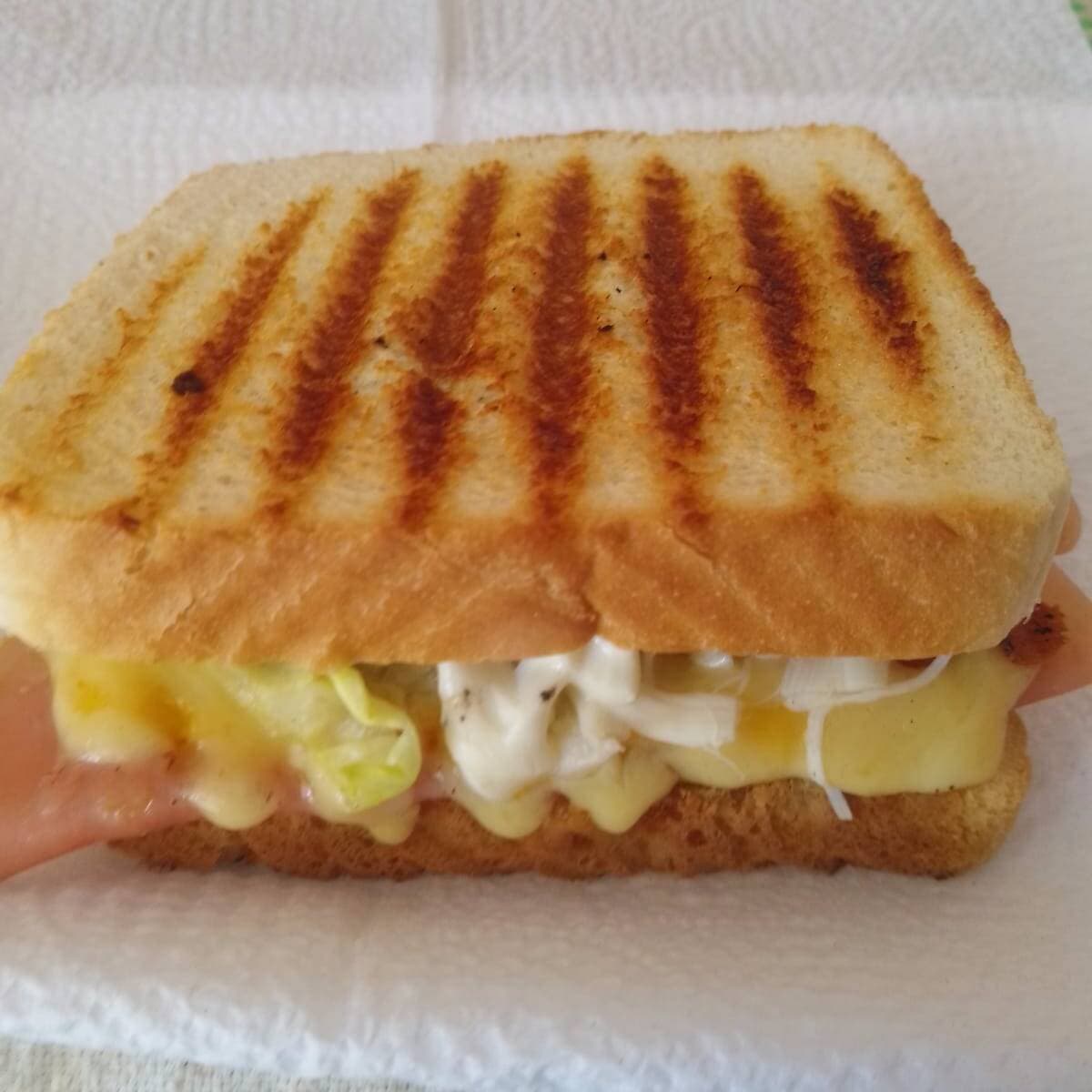 Sándwich de Jamón y Queso Amarillo
