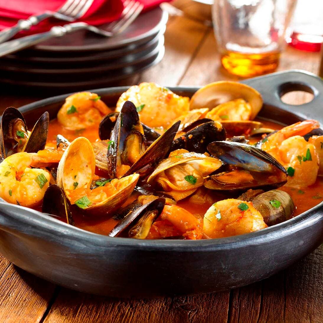 Cazuela de Mariscos Grande.