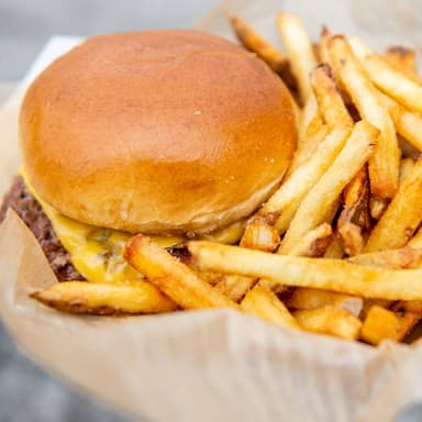 #Promo Hamburguesa Basica + Papas