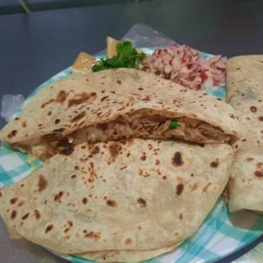 Combo Quesadilla Oro + Taco + Bebida