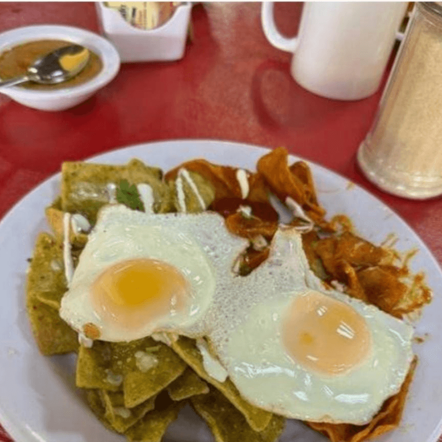 Chilaquiles Mixtos Divorciados