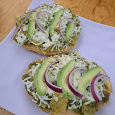 Molletes con Chilaquiles