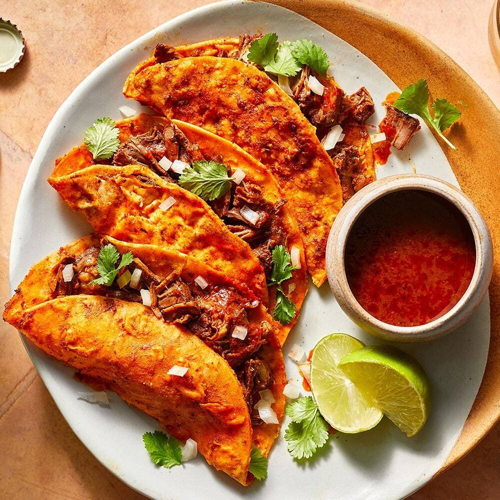 3 tacos de birria + consomé 1/2 l.