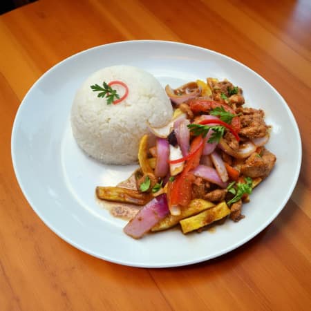 Saltado de Pollo
