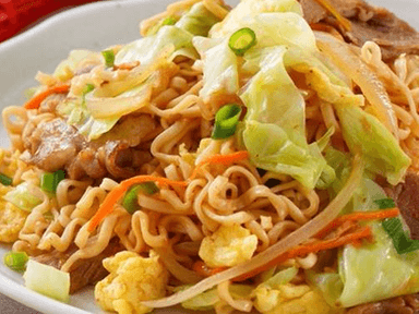 Pasta China con Carne de Pollo