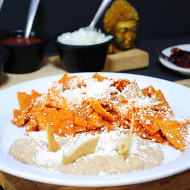 Chilaquiles Rojos con Frijoles