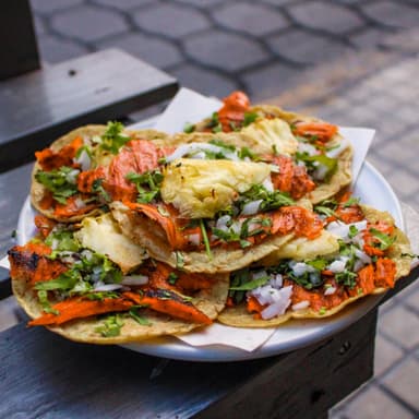 Pack Uno (5 Tacos al Pastor +1/2 LT Agua)
