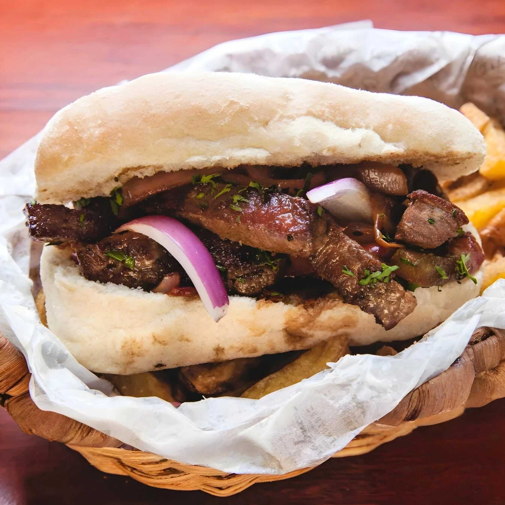 Sándwich Lomo Saltado