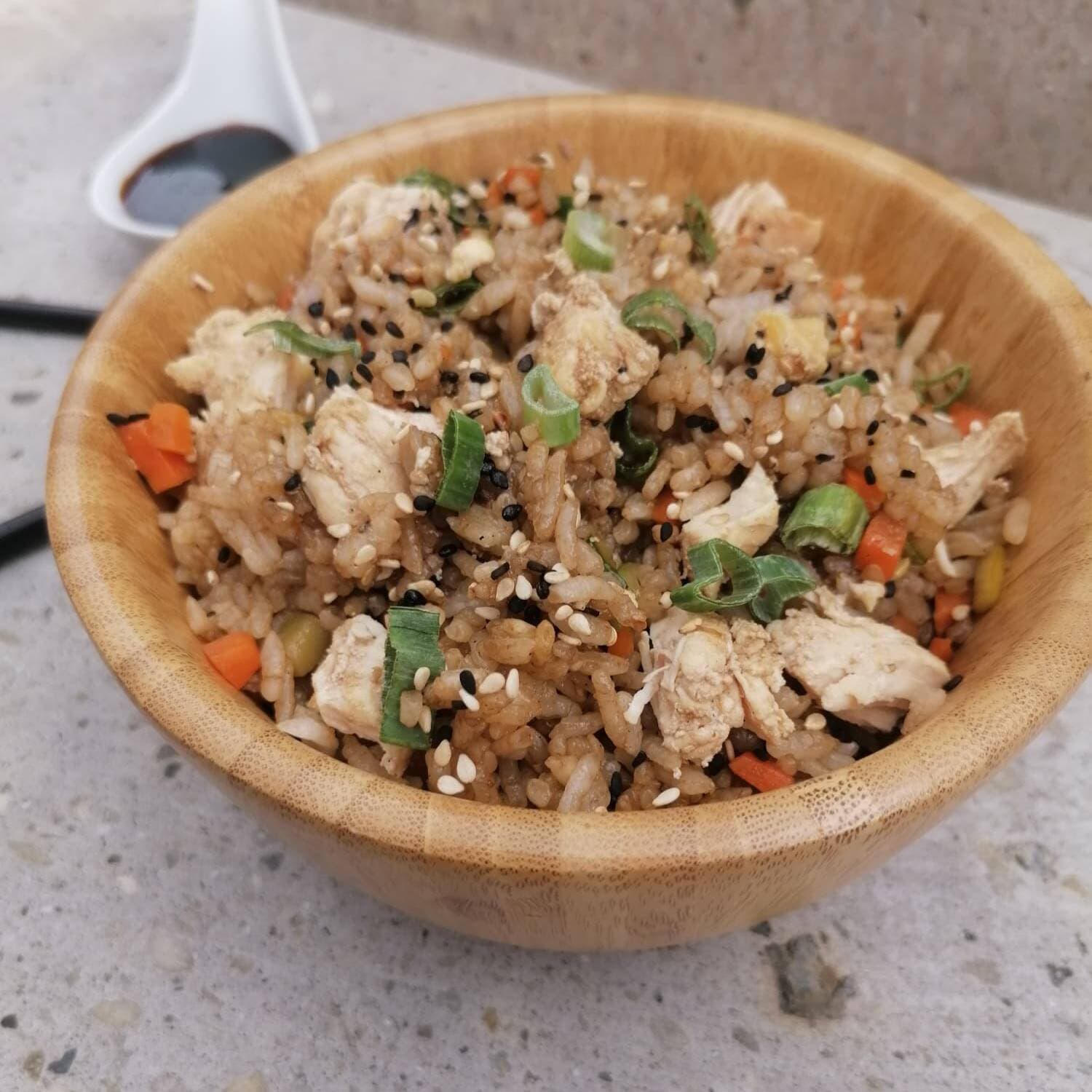 Yakimeshi de Pollo