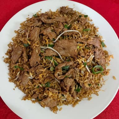 Entero de Arroz Frito con Lomito de Res