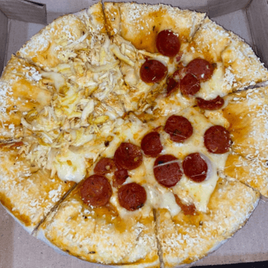 PIZZA PARA 2 CHORIZO - POLLO + BORDE QUESO