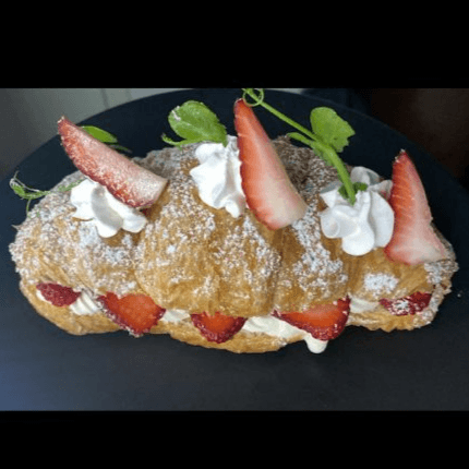 Croissant de Cheesecake y Fresas