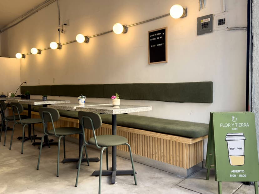 Flor y tierra café