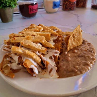 Chilaquiles con Pollo