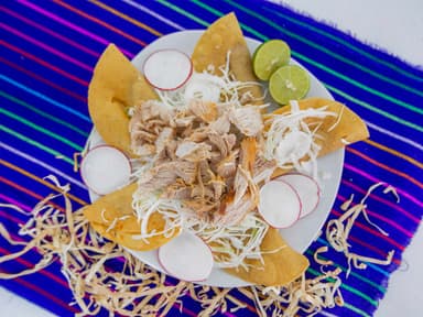 Taco de Frijol con Carne