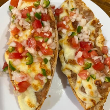 MOLLETE PICO DE GALLO