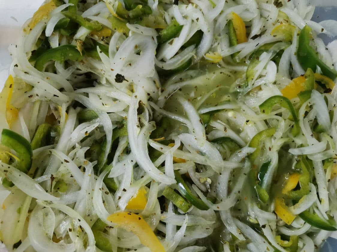 Cebollitas en Limón con Chile Perón y Jalapeño