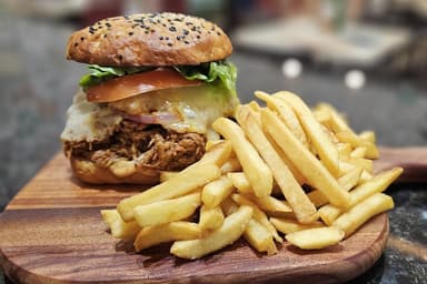 PULLED PORK BURGER
