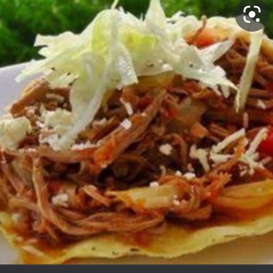 Tostada Tinga de Res
