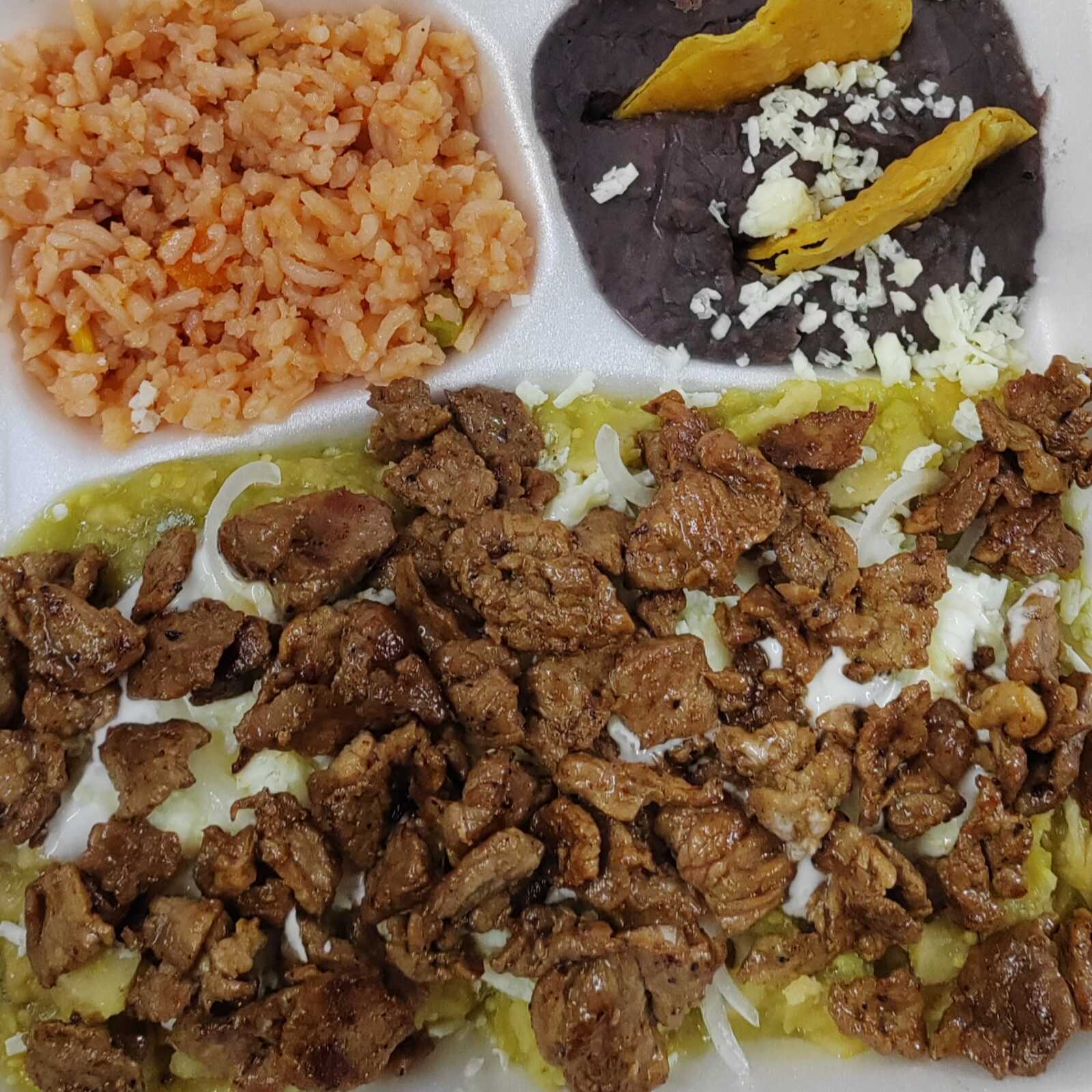 Desayuno Chilaquiles con Bistec + Capuccino