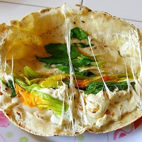 Empanada de Flor de Calabaza