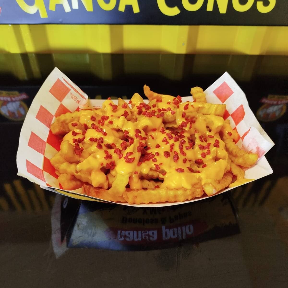 Papas Queso y Tocino