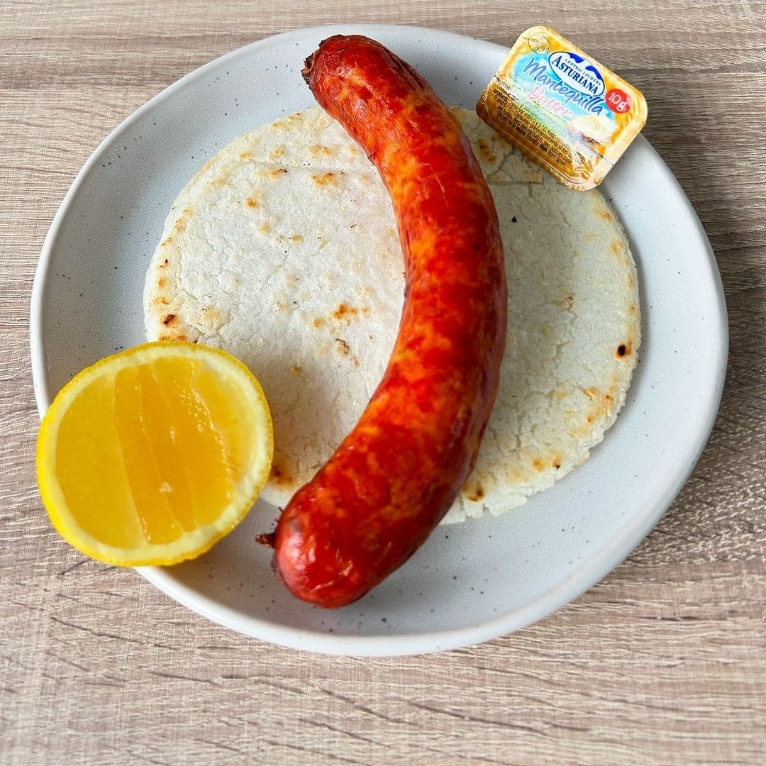 Chorizo Santarrosano con Arepa Grande