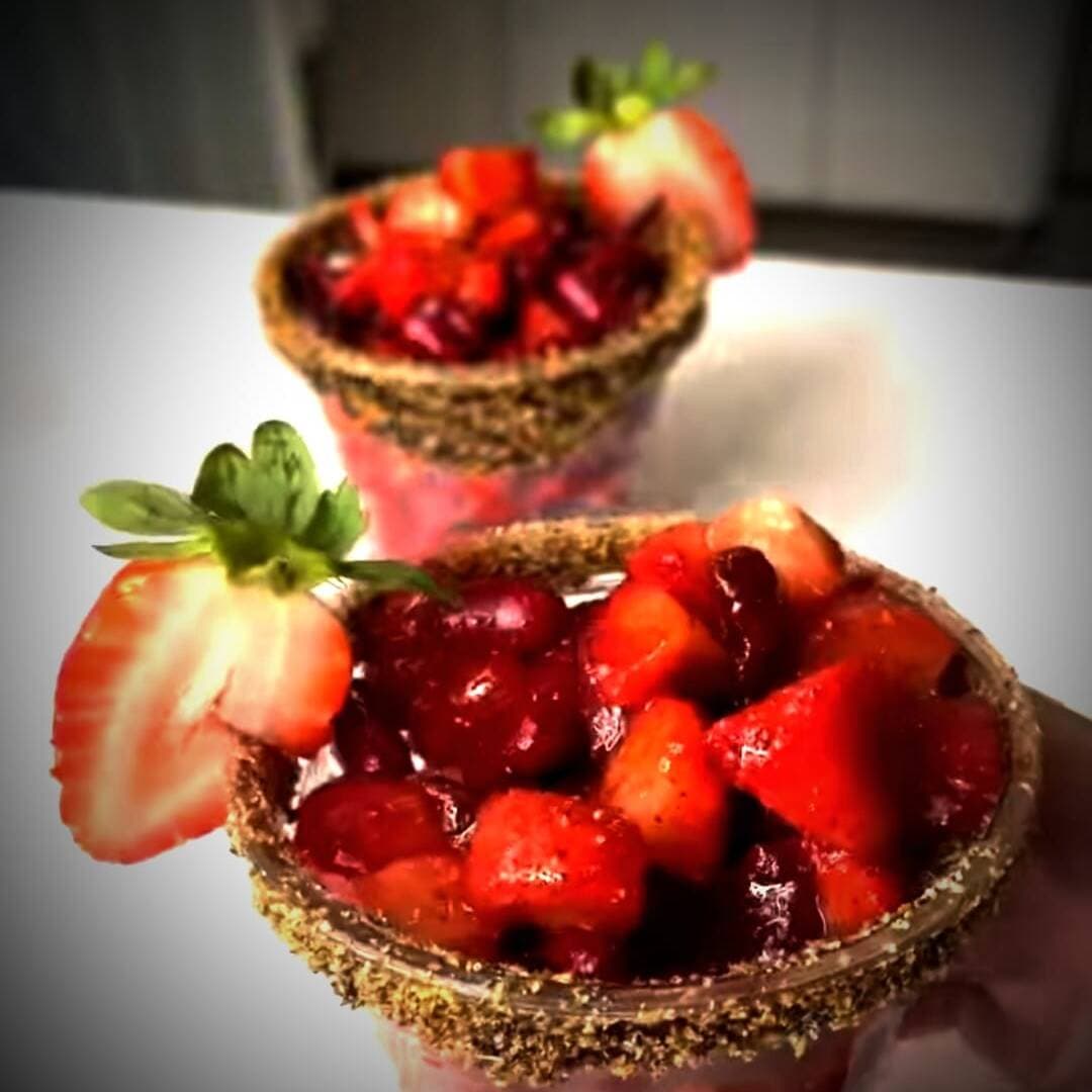 FRESAS CON CHAMOY VASO CHICO
