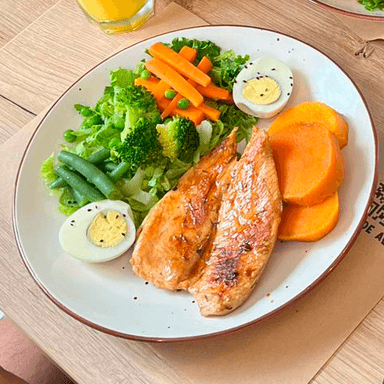 POWER FIT - CON ENSALADA FRESCA - 42 g proteína
