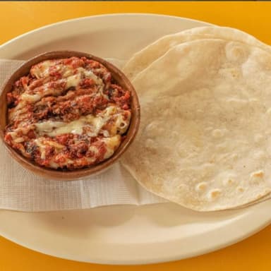 Queso Fundido con Alambre