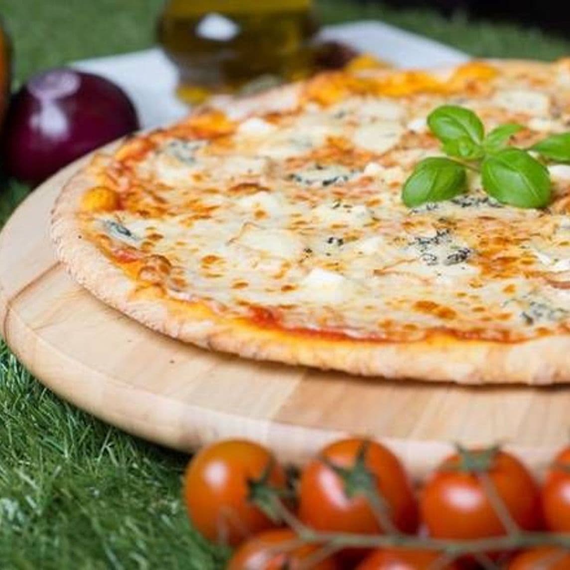 Pizza quattro formaggi