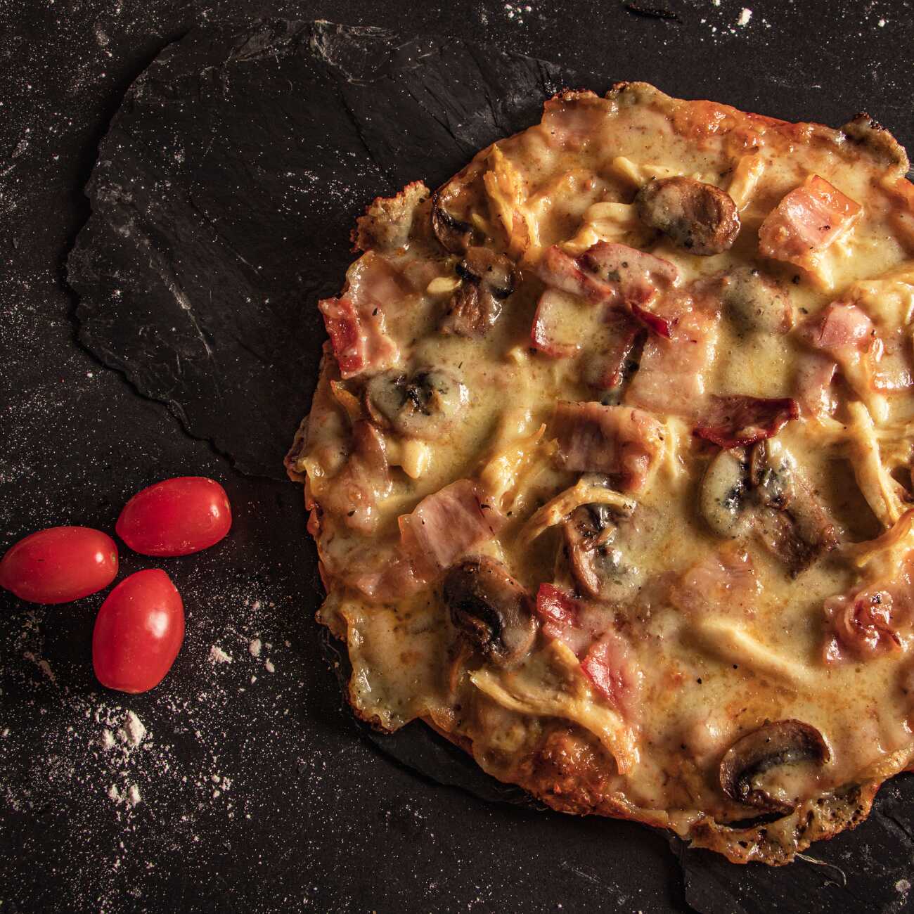 Pizza Pollo y Champiñón