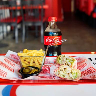 Combo Deluxe Burrito de Pollo con Una Coca Cola