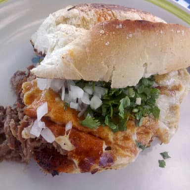 Tortas de Birria