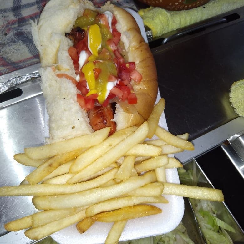Hot Dogs y Papas