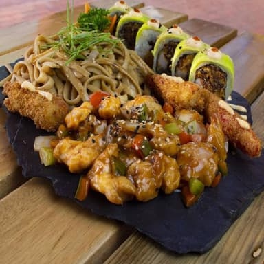 Combo Sushi Pollo Mixto #2.
