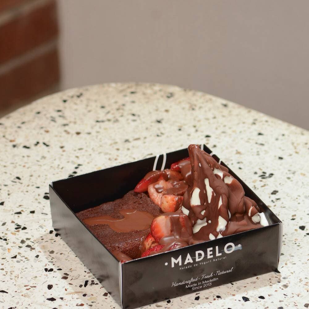 Brownie Caliente con Helado