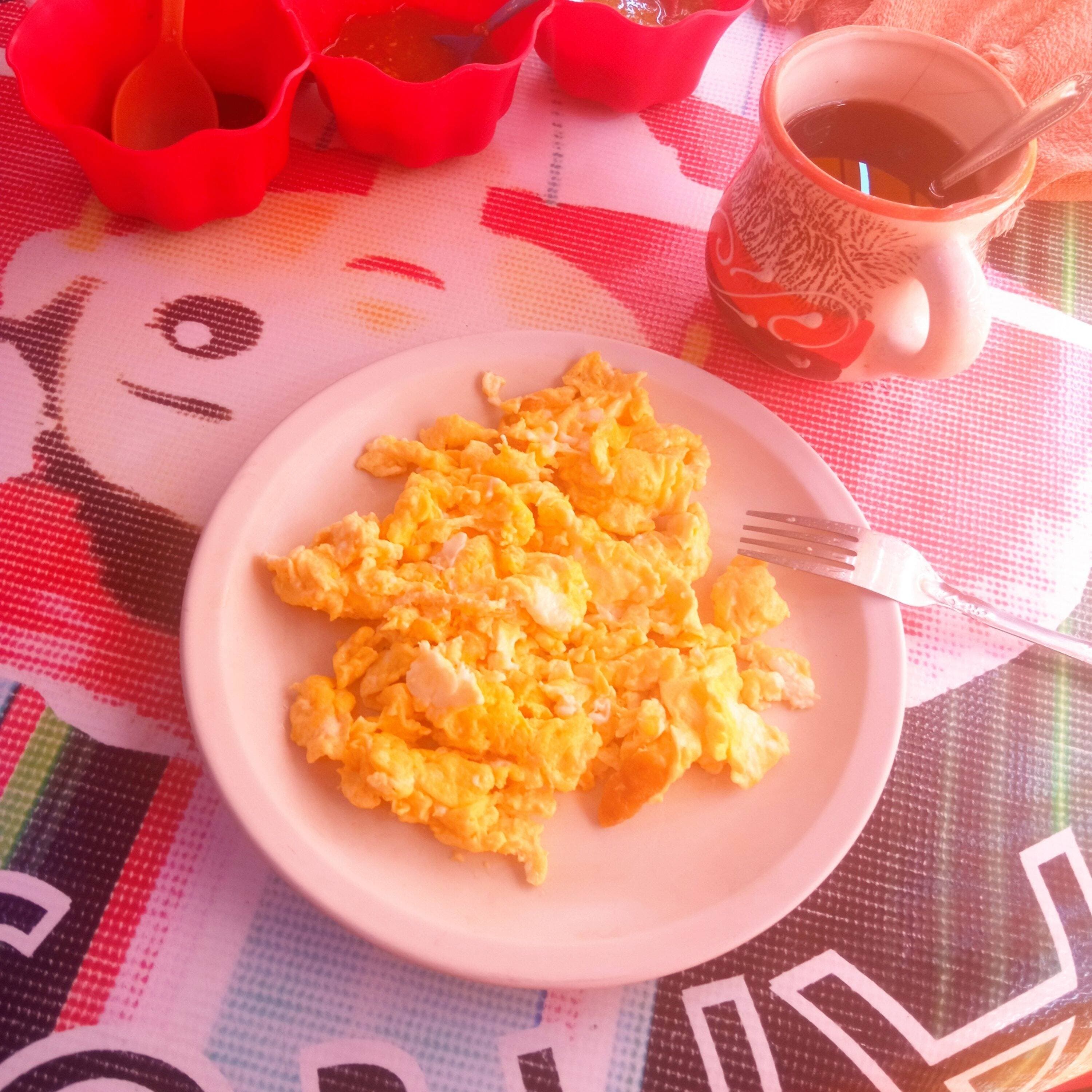 Huevos con choriso ,jamón,salchichas,ala mexicana,