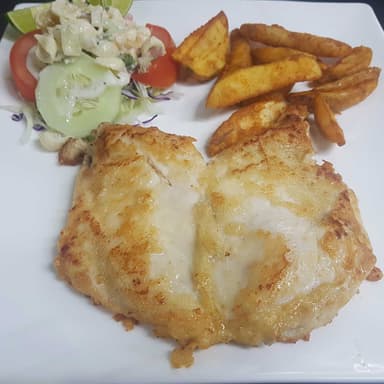 Filet de Pollo a la Plancha con Ensalada y Papas