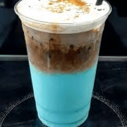 Latte Esencia Curacao en las Rocas (16 Onzas)