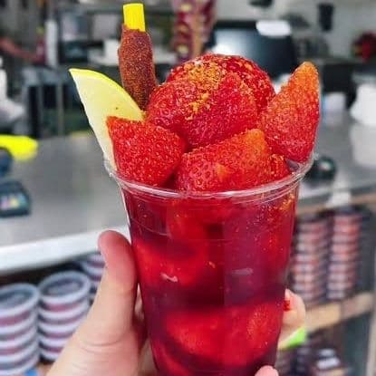 Fresas Con Chamoy y Miguelito
