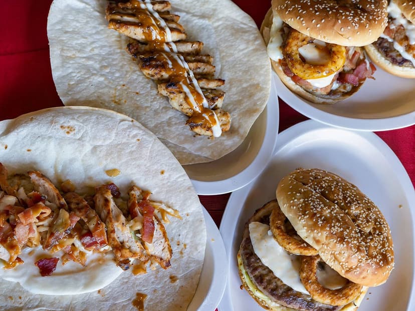 Bolly Pitas & Burgers