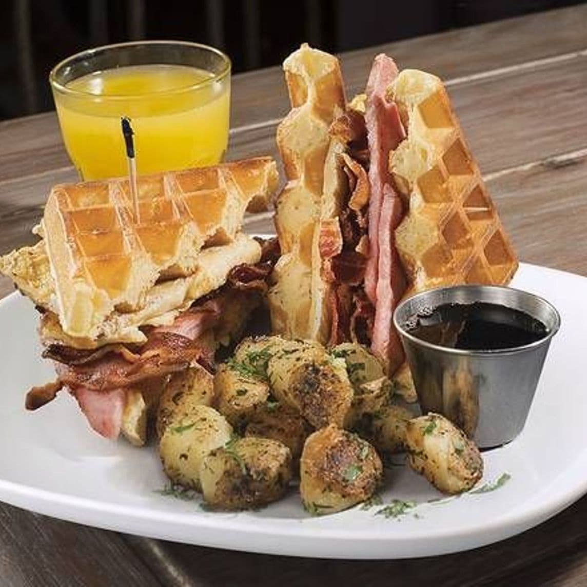 California waffle sándwich