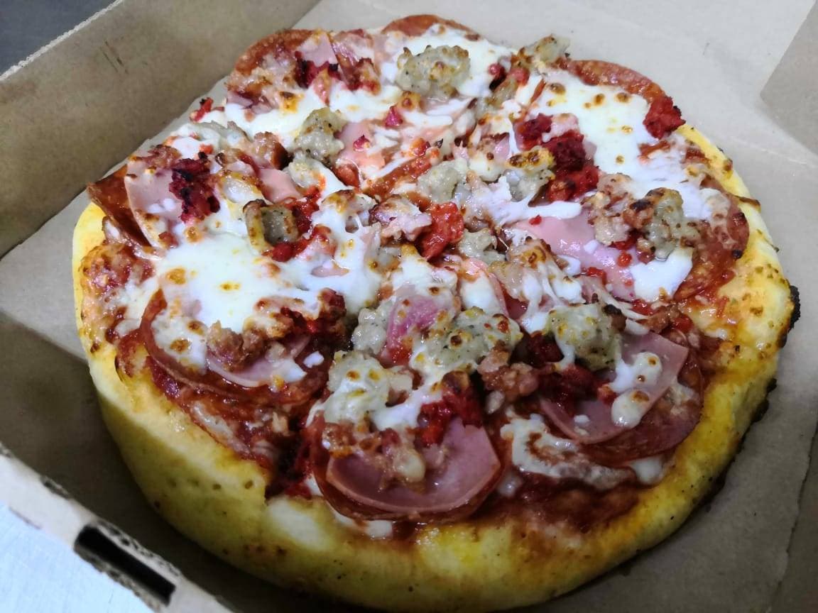 Pizza Personal de Especialidad