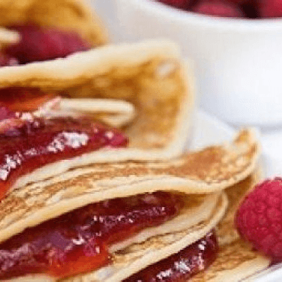 Crepa de Cajeta con Fresa Fresca