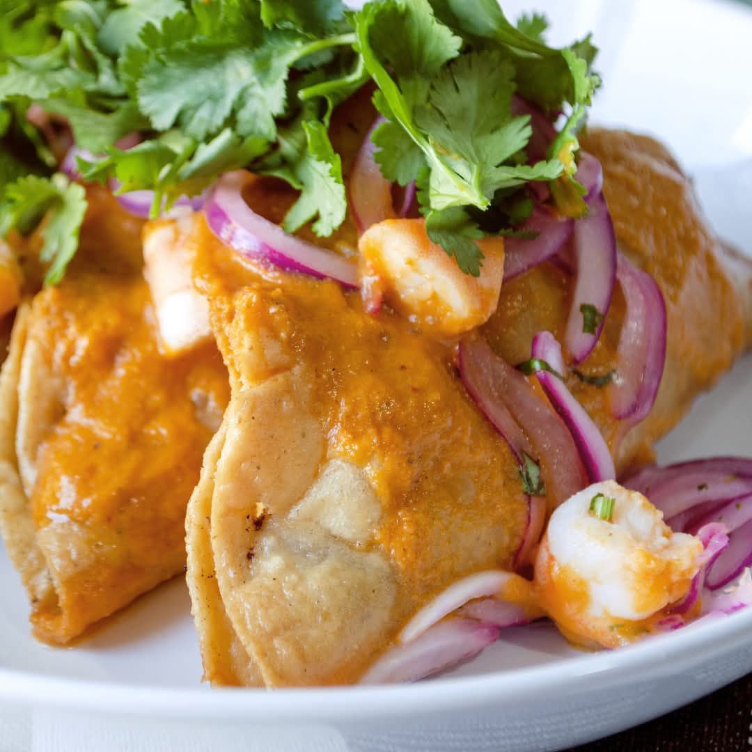 Tacos ahogados de camarón