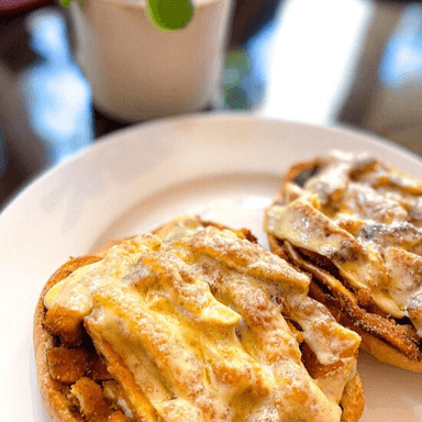 Molletes con Milanesa