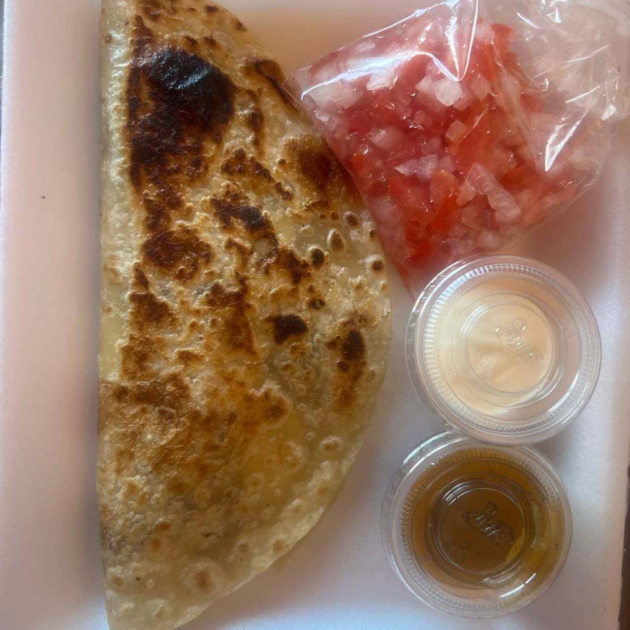 Quesadilla Con Carne Desehebrada